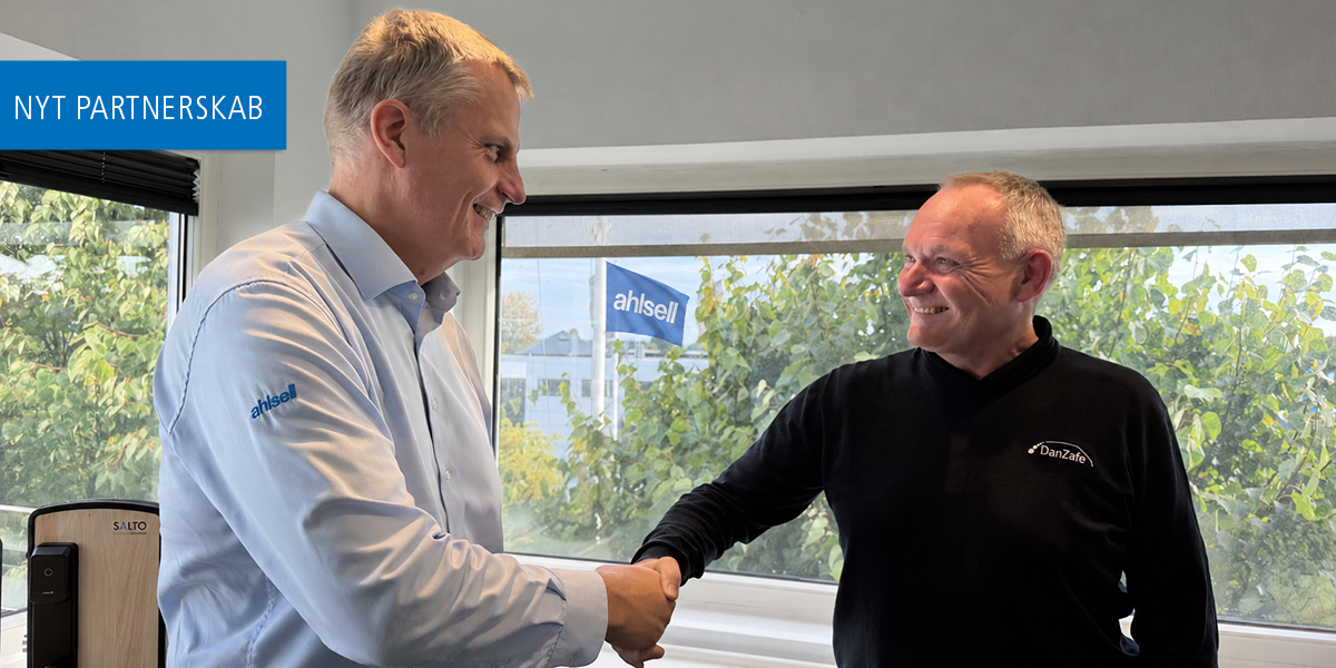 DanZafe og Ahlsell markerer deres nye partnerskab med et håndtryk